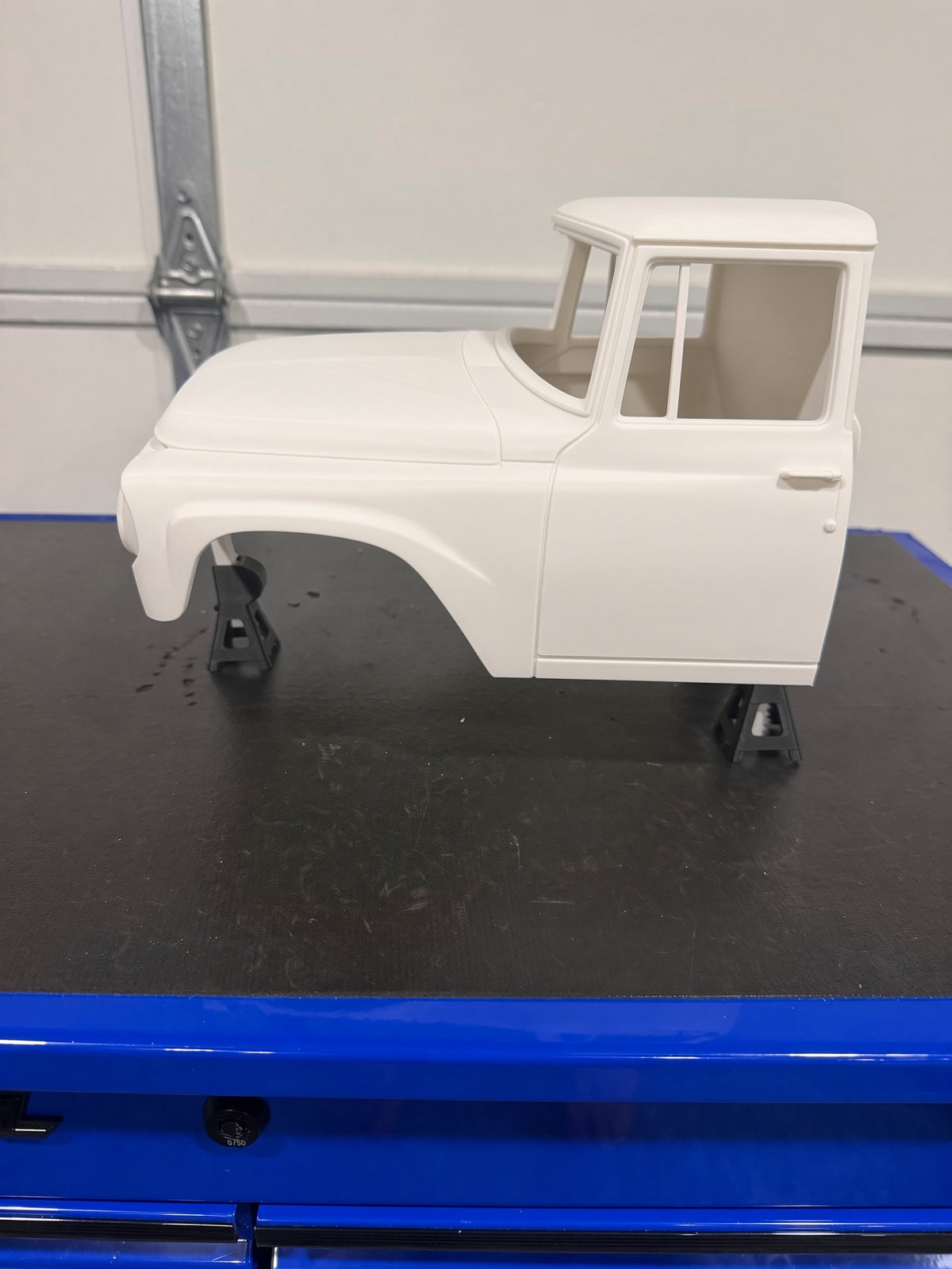 1/10 Scale 3D Printed 1964 International Half Cab RC Crawler Body